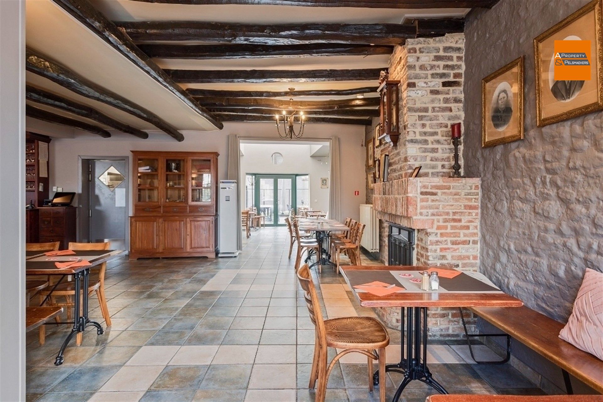 Goed draaiende restaurant met instapklare woonst  foto 2