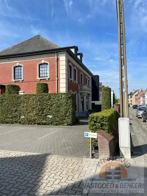 Statig handelspand met 2 mogelijke woonentiteiten, 5 parkeerplaatsen en grote garage foto 27