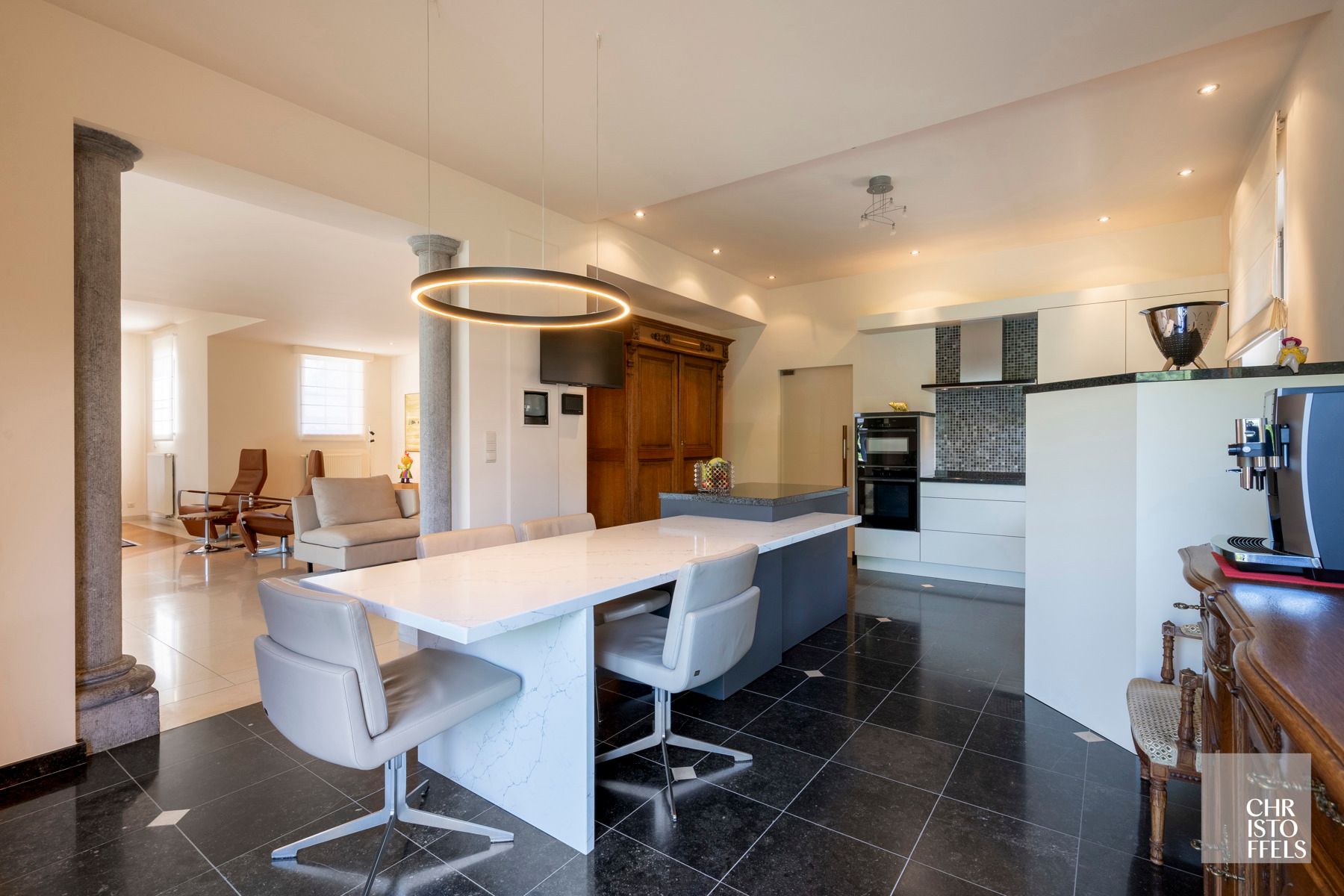 Riante villa (481 m²) met vrij zicht op een perceel van 25a67ca foto 4