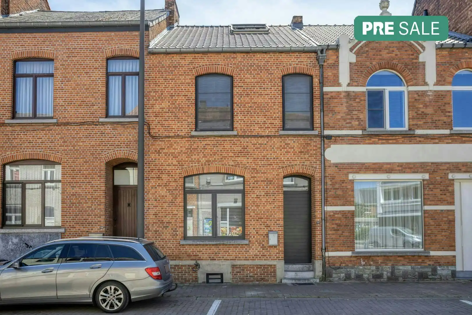 Charmante woning op toplocatie met prachtige tuin in Runkst foto {{pictureIndex}}