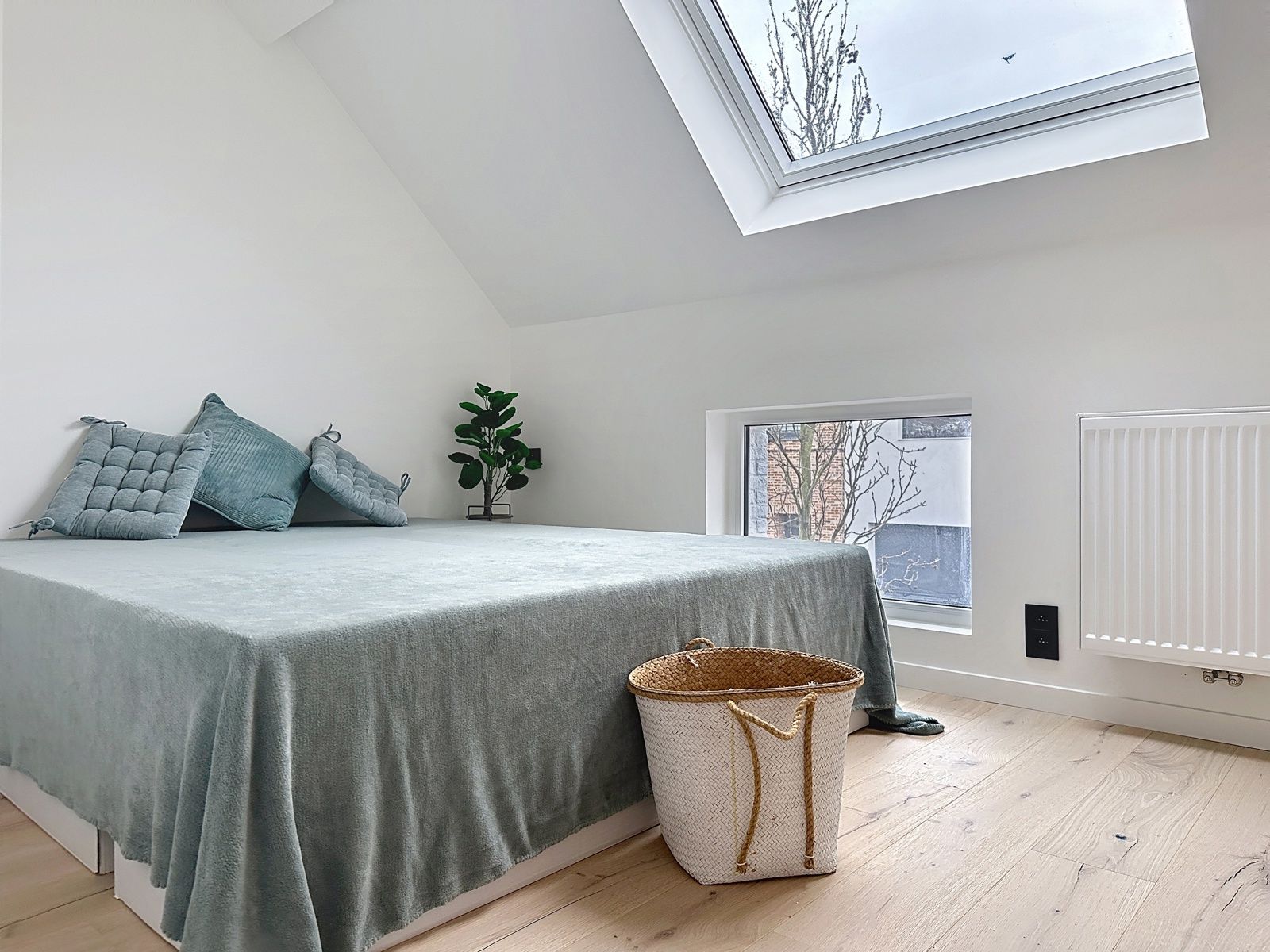 Stijlvol gerenoveerde arbeiderswoning met moderne allure foto 28