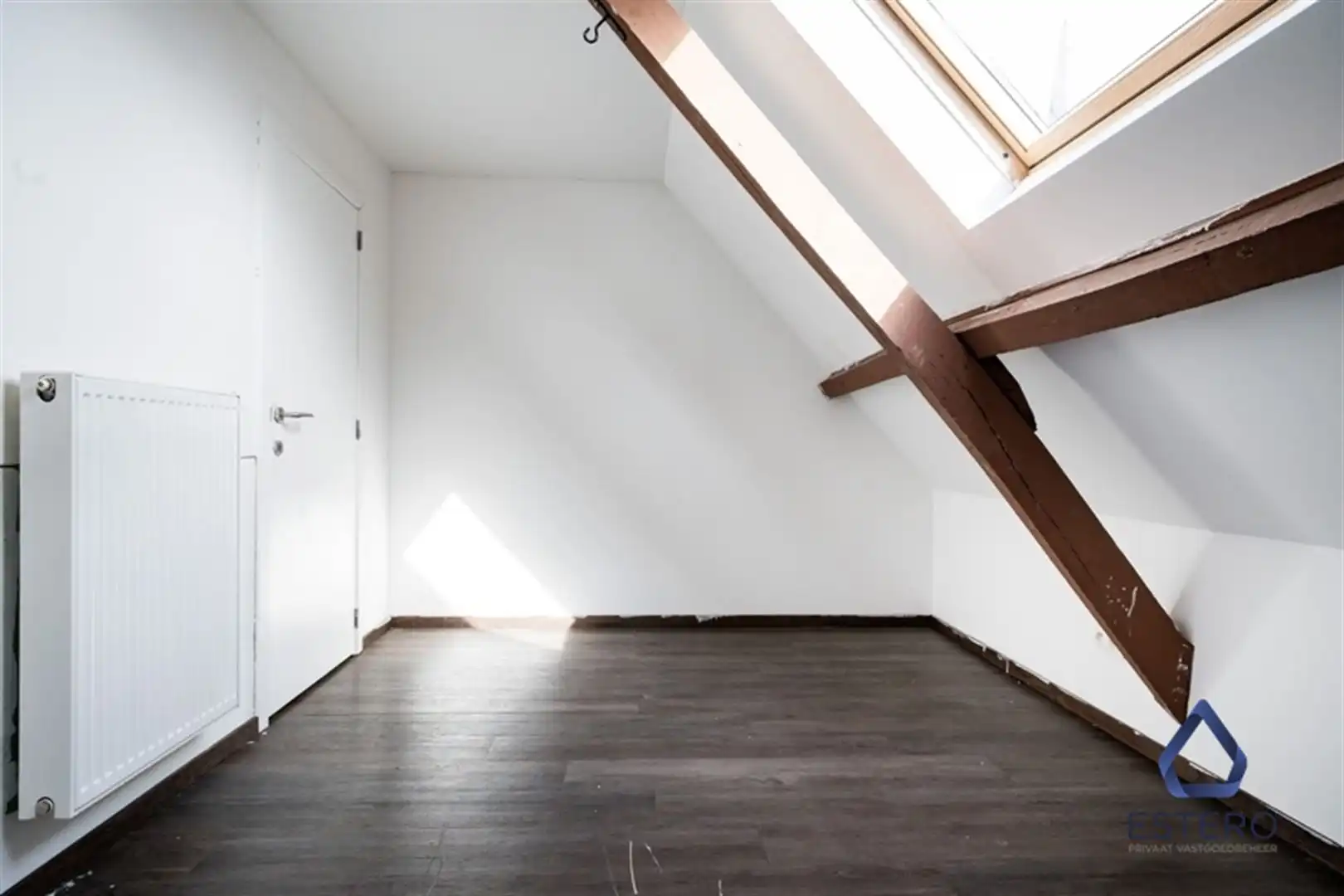 Gerenoveerde rijwoning met 4 slaapkamers in hartje Eeklo foto 8
