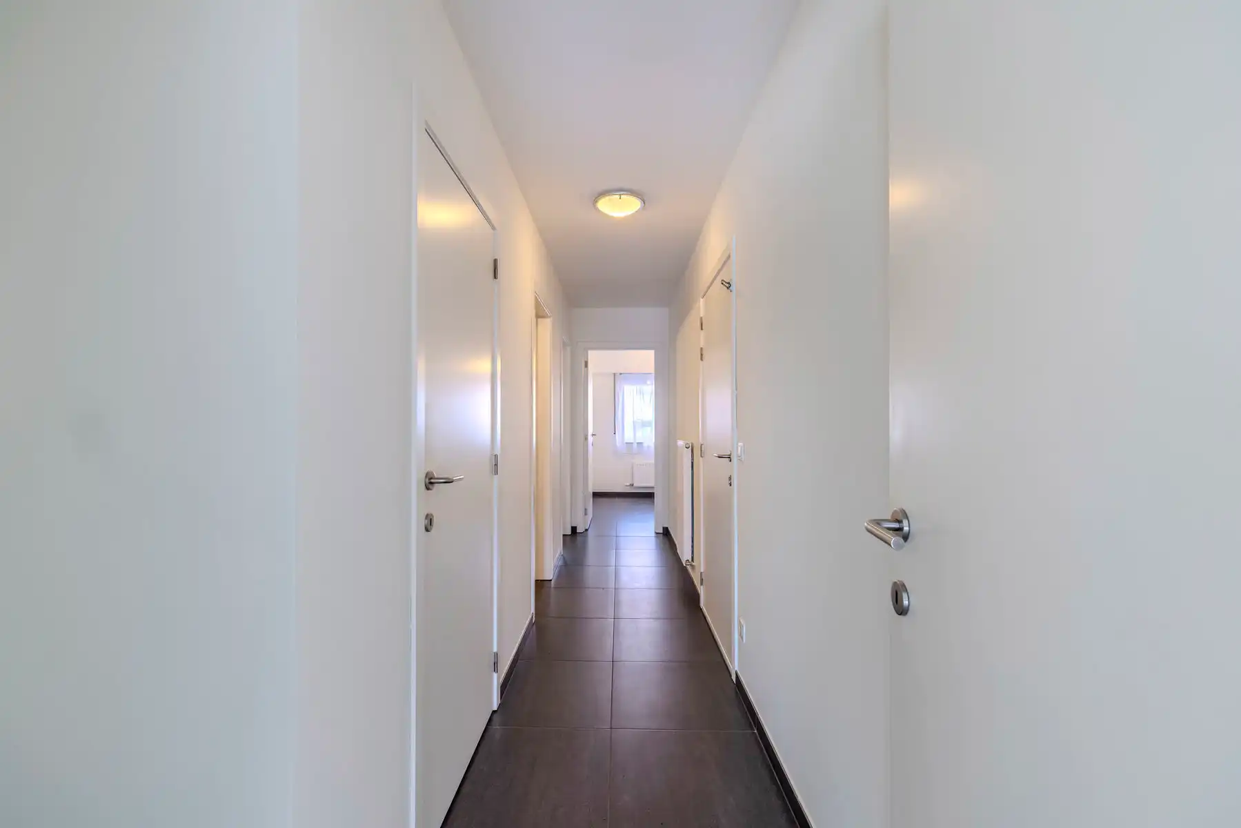 Instapklaar gelijkvloers appartement (97 m²) + parkeerplaats foto 10