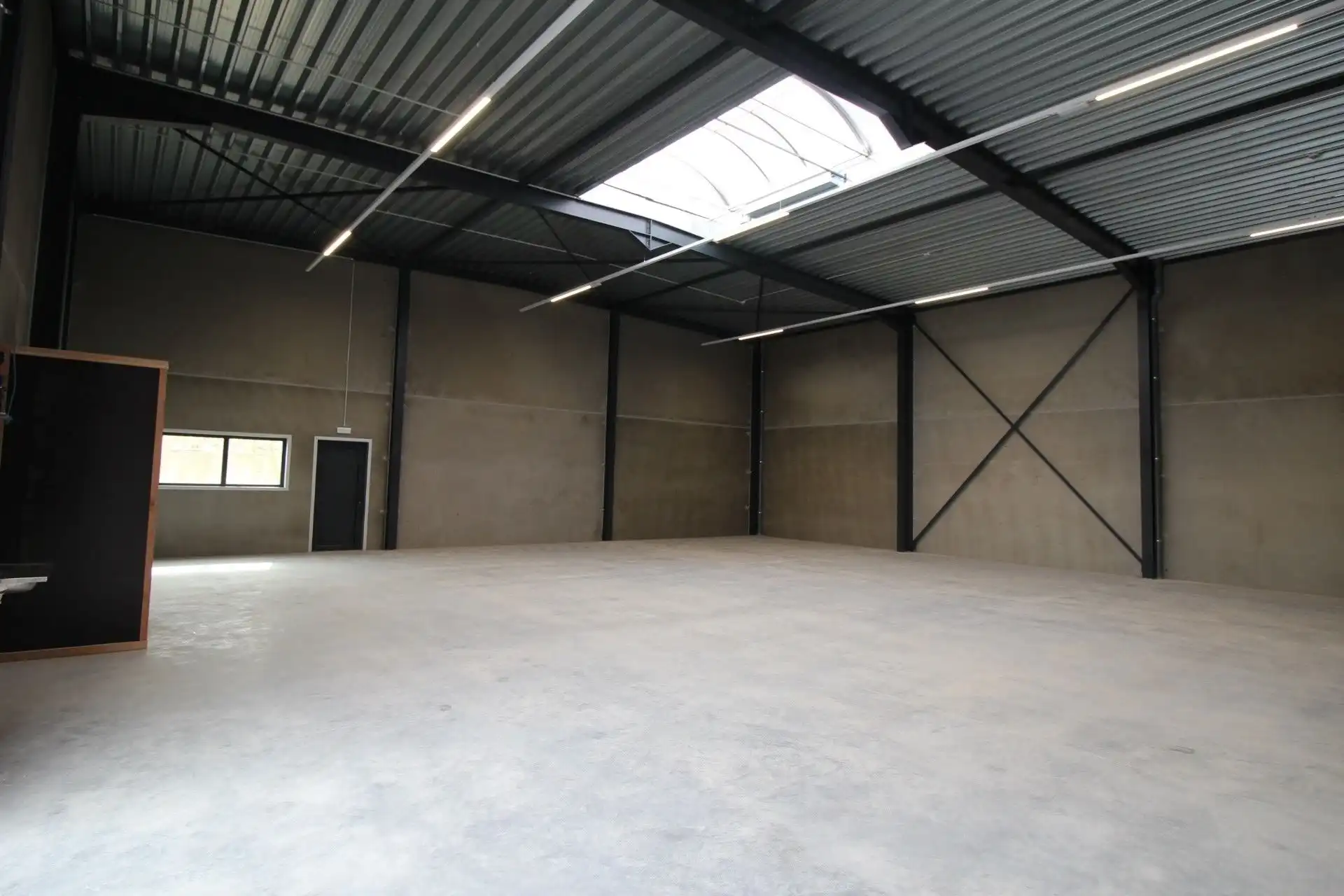 Unit, nieuwbouw, te huur voor opslag of productie. foto 4