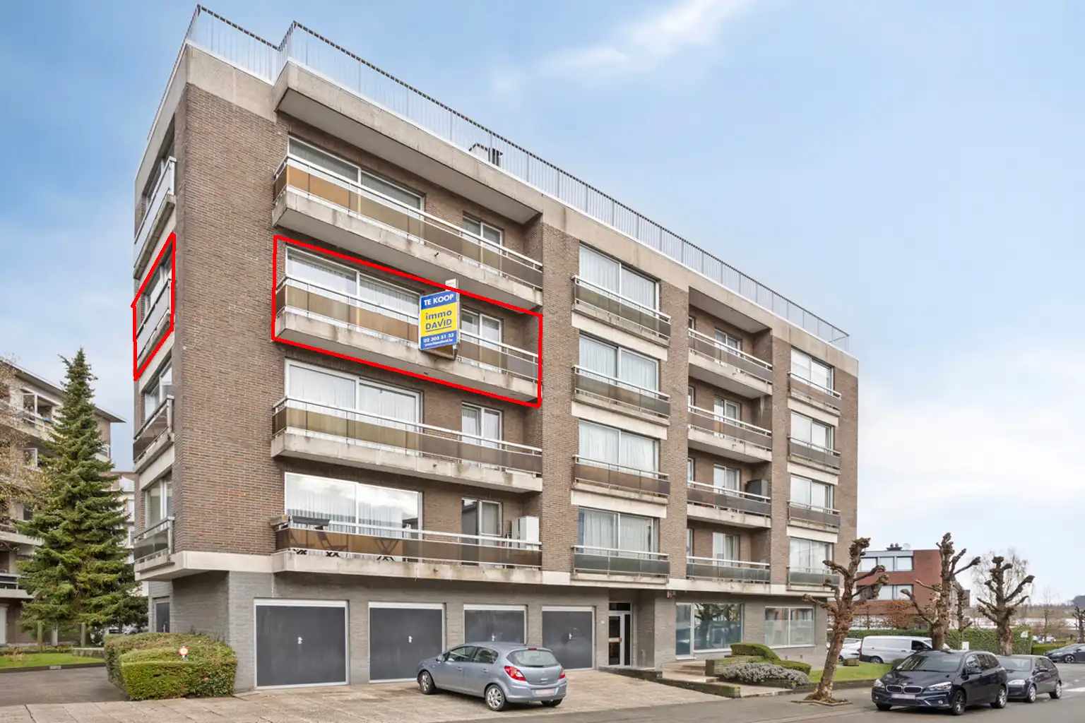 Te moderniseren hoekappartement met twee slaapkamers foto {{pictureIndex}}