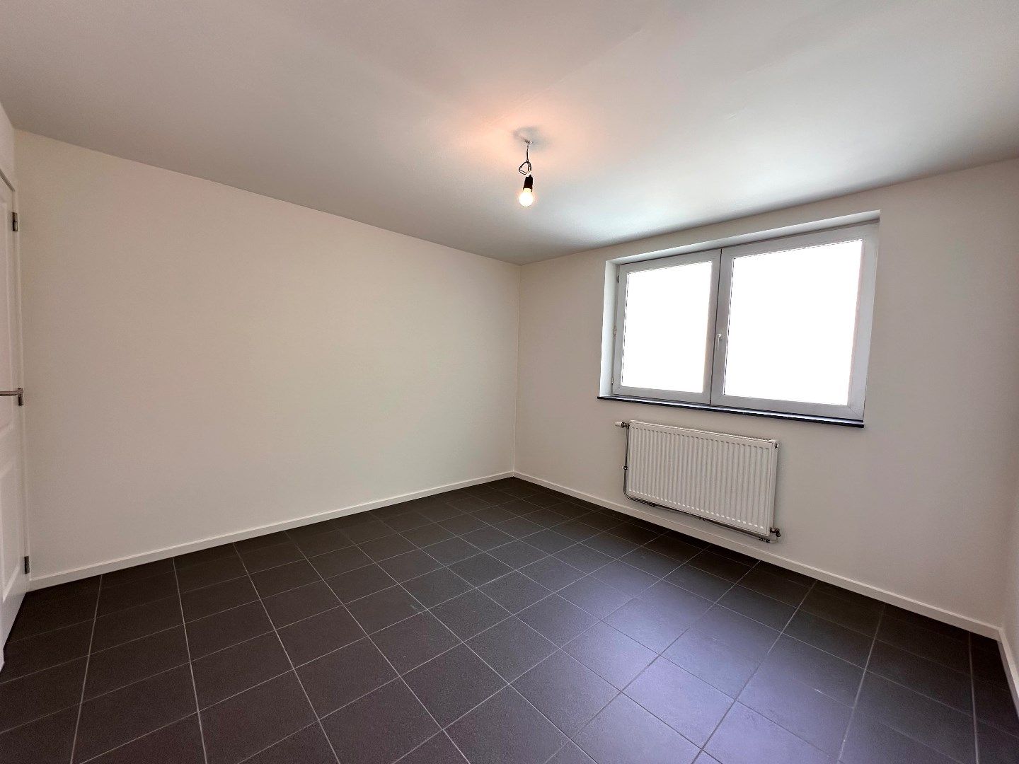 Volledig gerenoveerde woning te huur met goede ligging nabij het stadscentrum foto 10