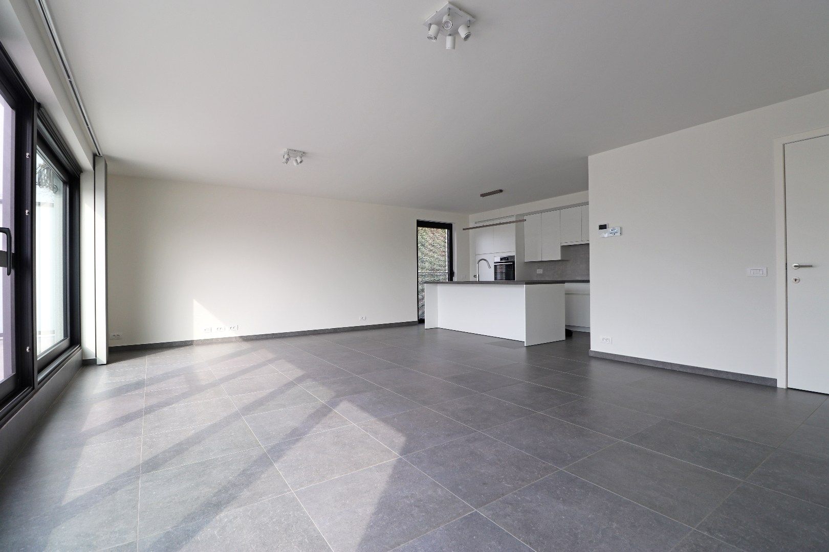 Prachtig appartement met zeer ruim zonneterras. foto 2