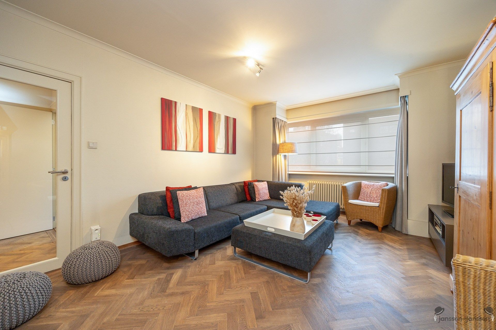 Gerenoveerd herenhuis met min. 4 slaapkamers en praktijkruimte in Berchem.  foto 9