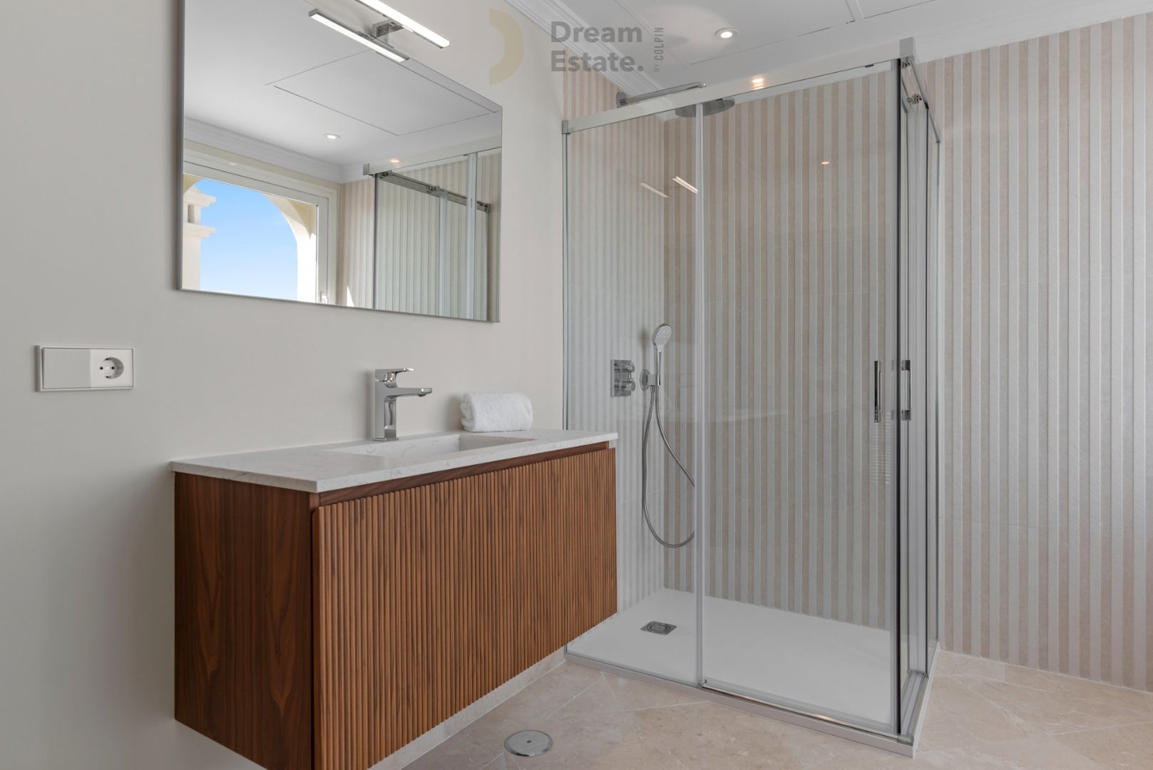 4 Slaapkamer duplex met adembenemende uitzichten te Las Colinas, Benahavís. foto 26