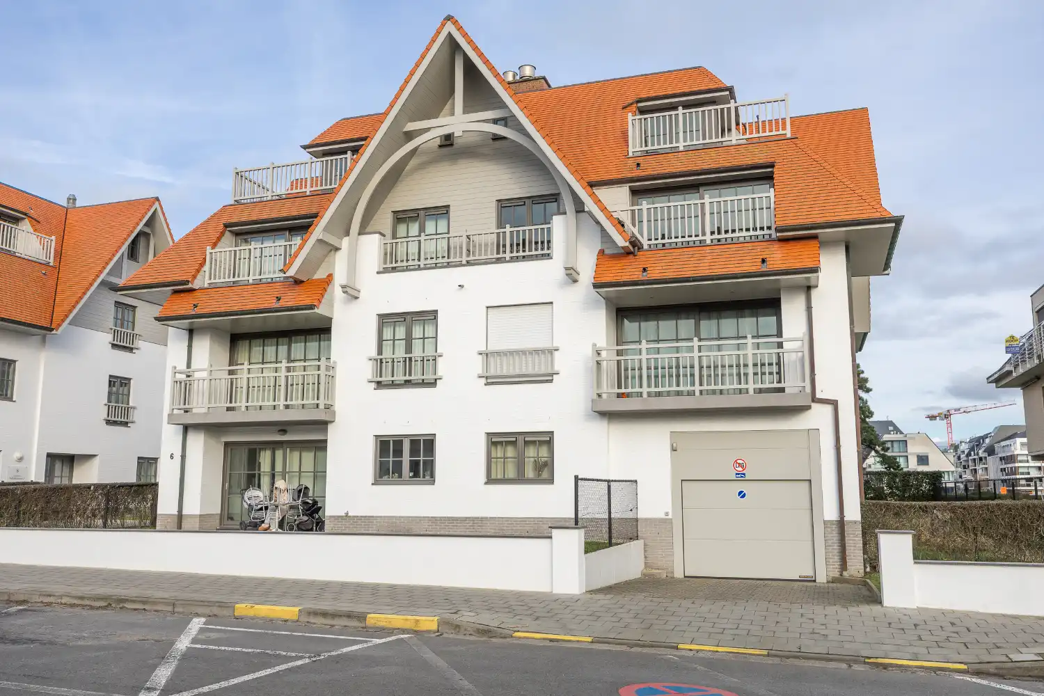 Stijlvol appartement met 1 slaapkamer in charmant gebouw foto 2