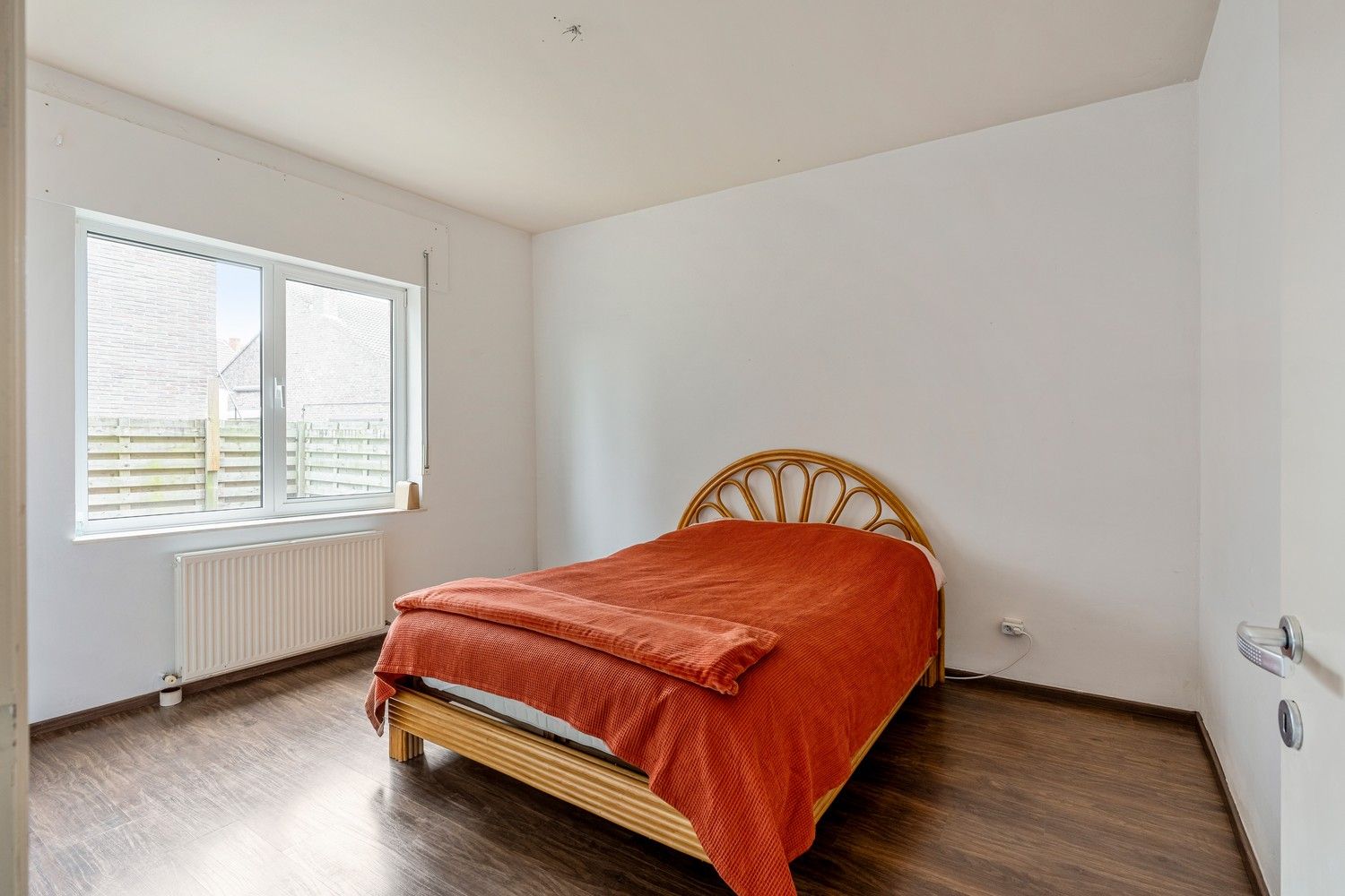 Gelijkvloers appartement met groot terras op gunstige locatie! foto 10