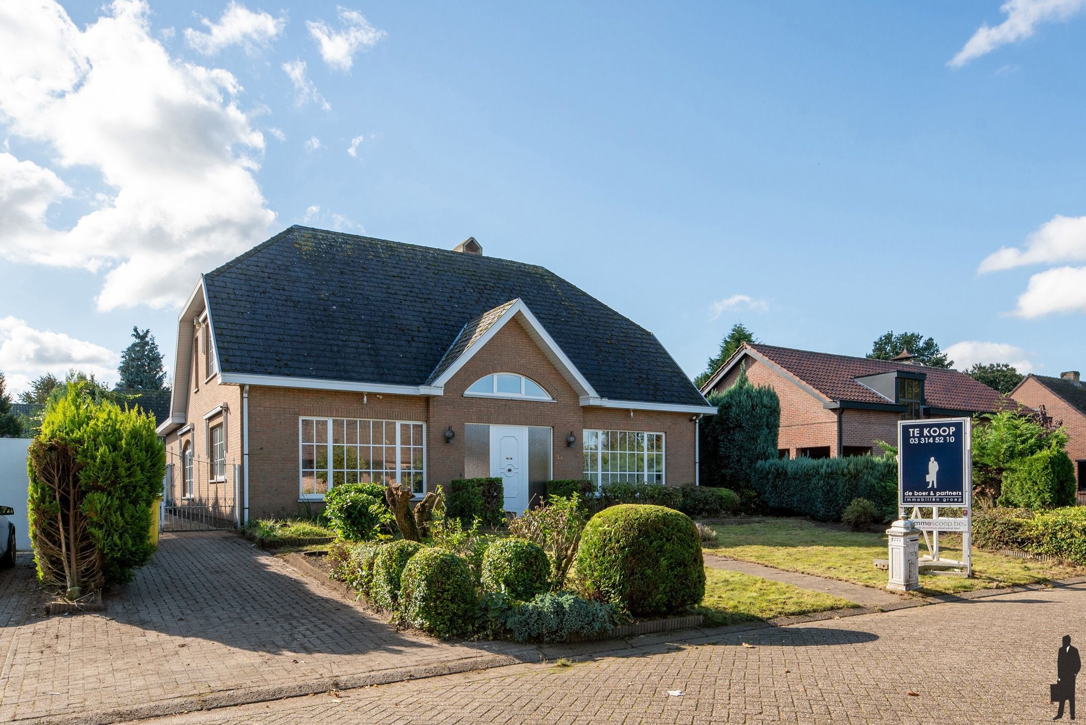 Hoofdfoto van de publicatie: Vrijstaande woning met 5 slpk. en 2 bdk. in een rustige wijk te Meerle!