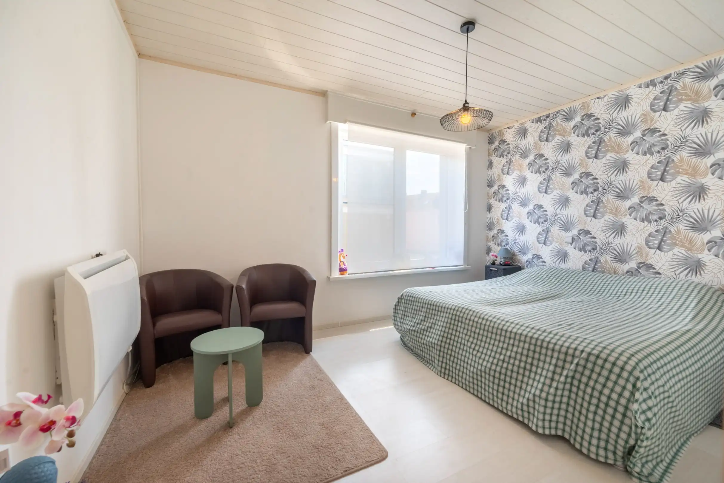 Verzorgde instapklare woning met 3 slaapkamers en dubbele garage! foto 8