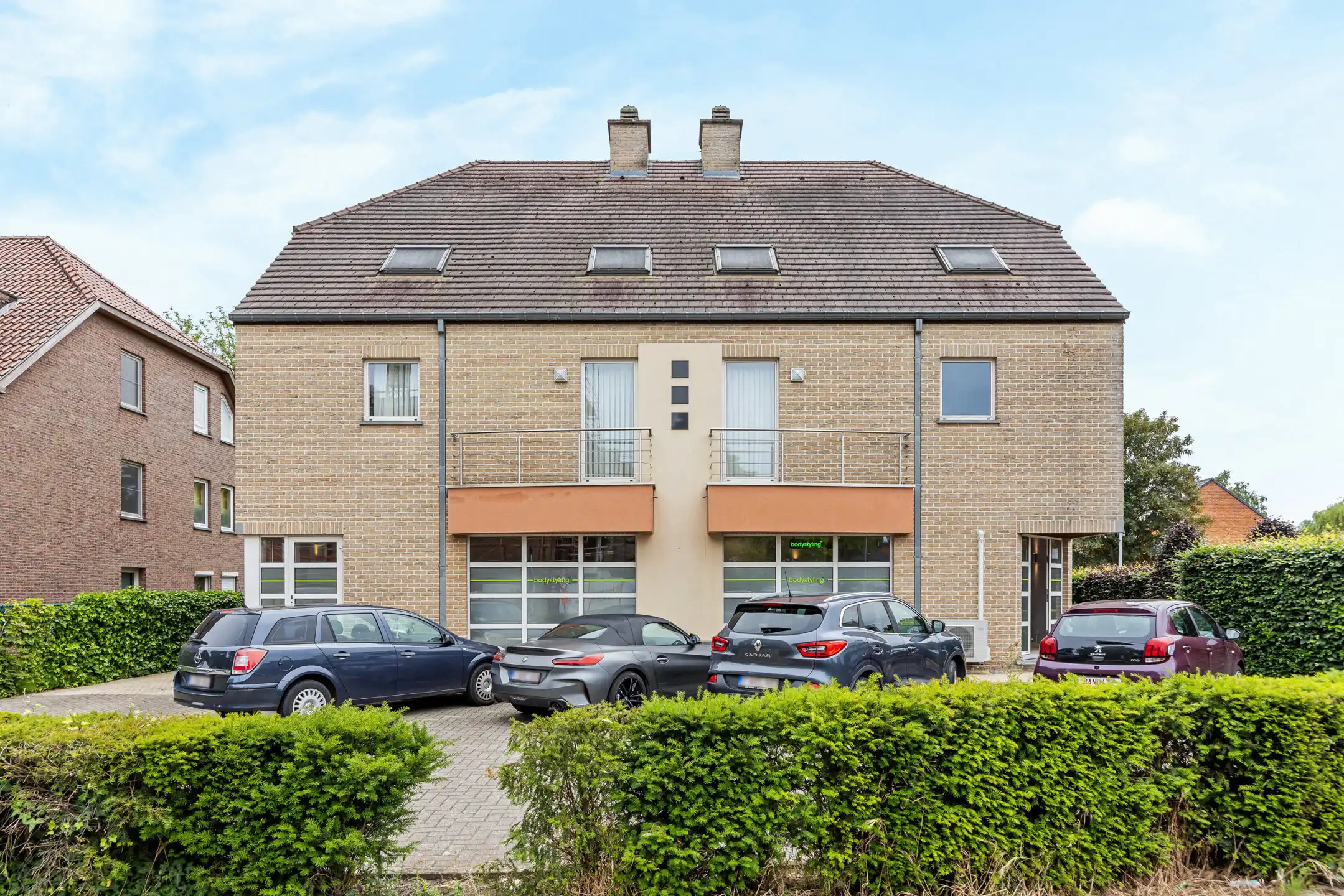 Centrale residentie met handelsruimte te Bilzen foto {{pictureIndex}}