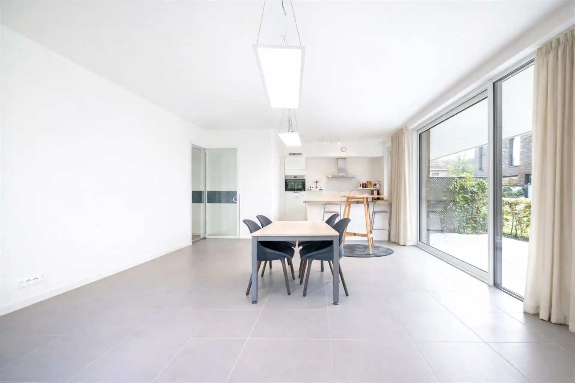 Lichtrijk gelijkvloers appartement met terras en tuinzicht foto 3