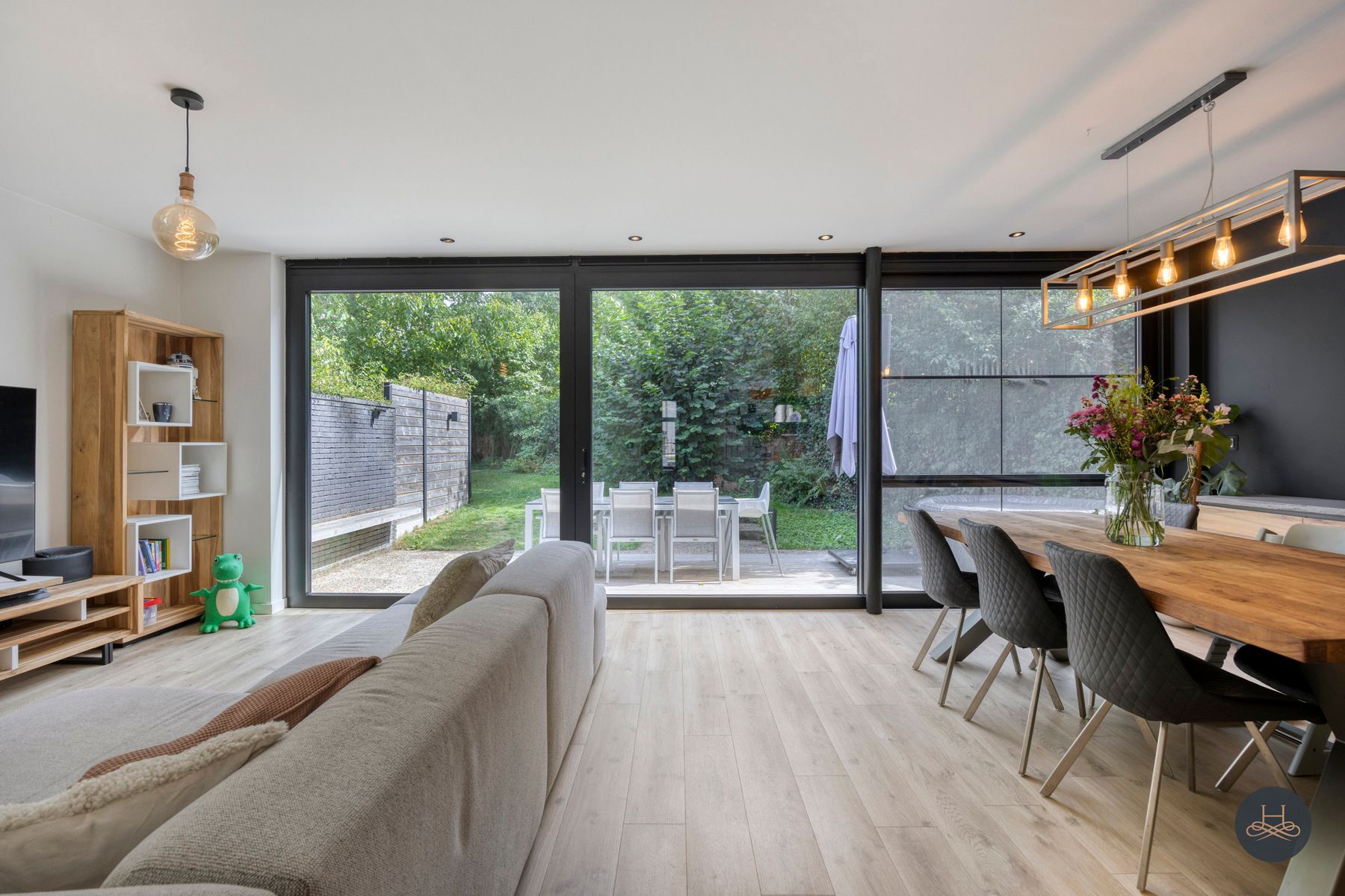 Charmante halfopen woning met karakter en grote tuin  foto 16