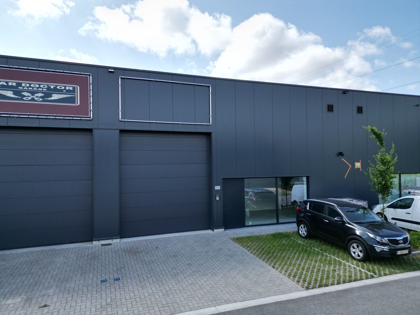 Nieuwbouw KMO Unit, 221 m², op industriegebied Genk-Zuid foto 2