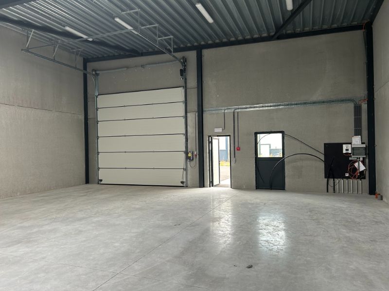 Moderne KMO-unit van 287 m² op toplocatie met 2 parkeerplaatsen foto 7