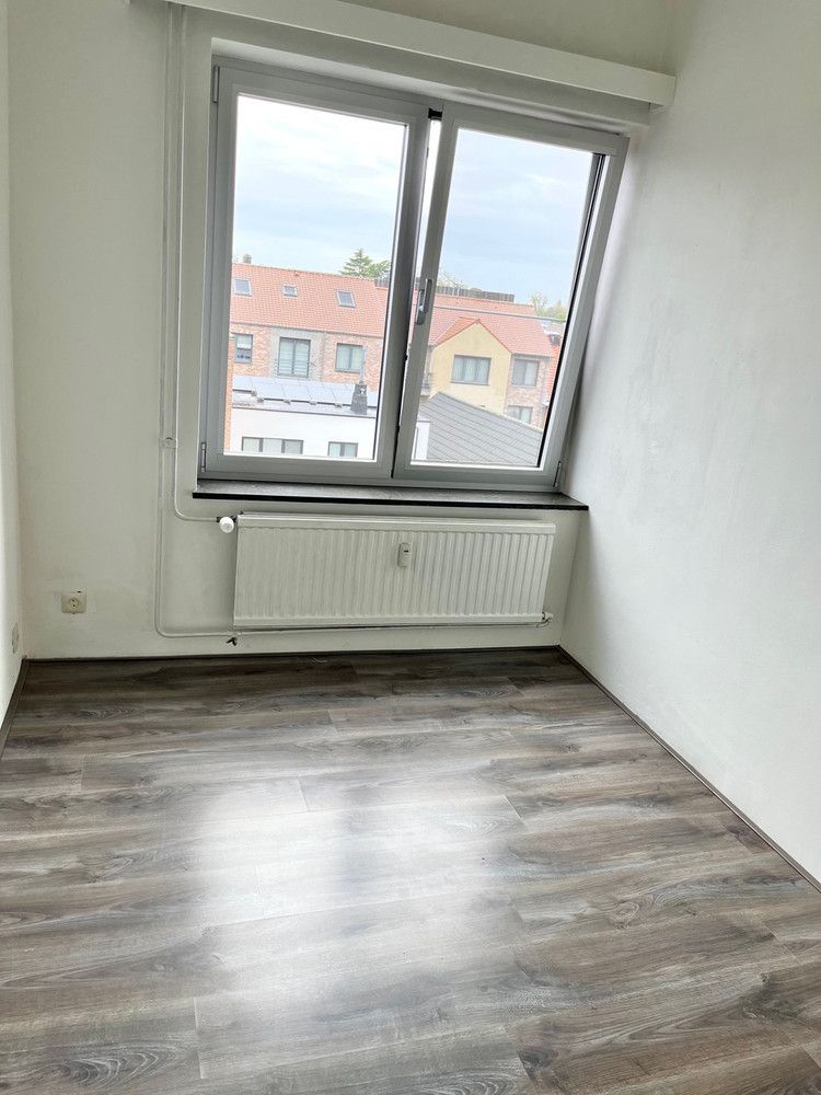 Instapklaar appartement met 3 slaapkamers in hartje Maaseik. foto 12