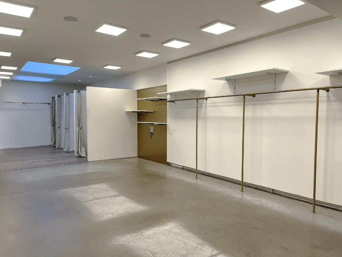 Mezzanine winkel Lippenslaan 247 Knokke te koop foto 9