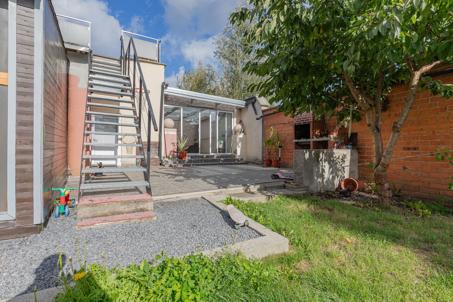 Gerenoveerde woning op wandelafstand van het centrum! foto 22