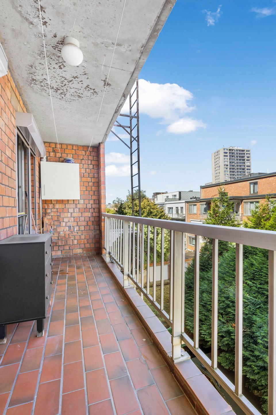 Goed gelegen appartement met 2 slaapkamers en 2 terrassen. foto 17