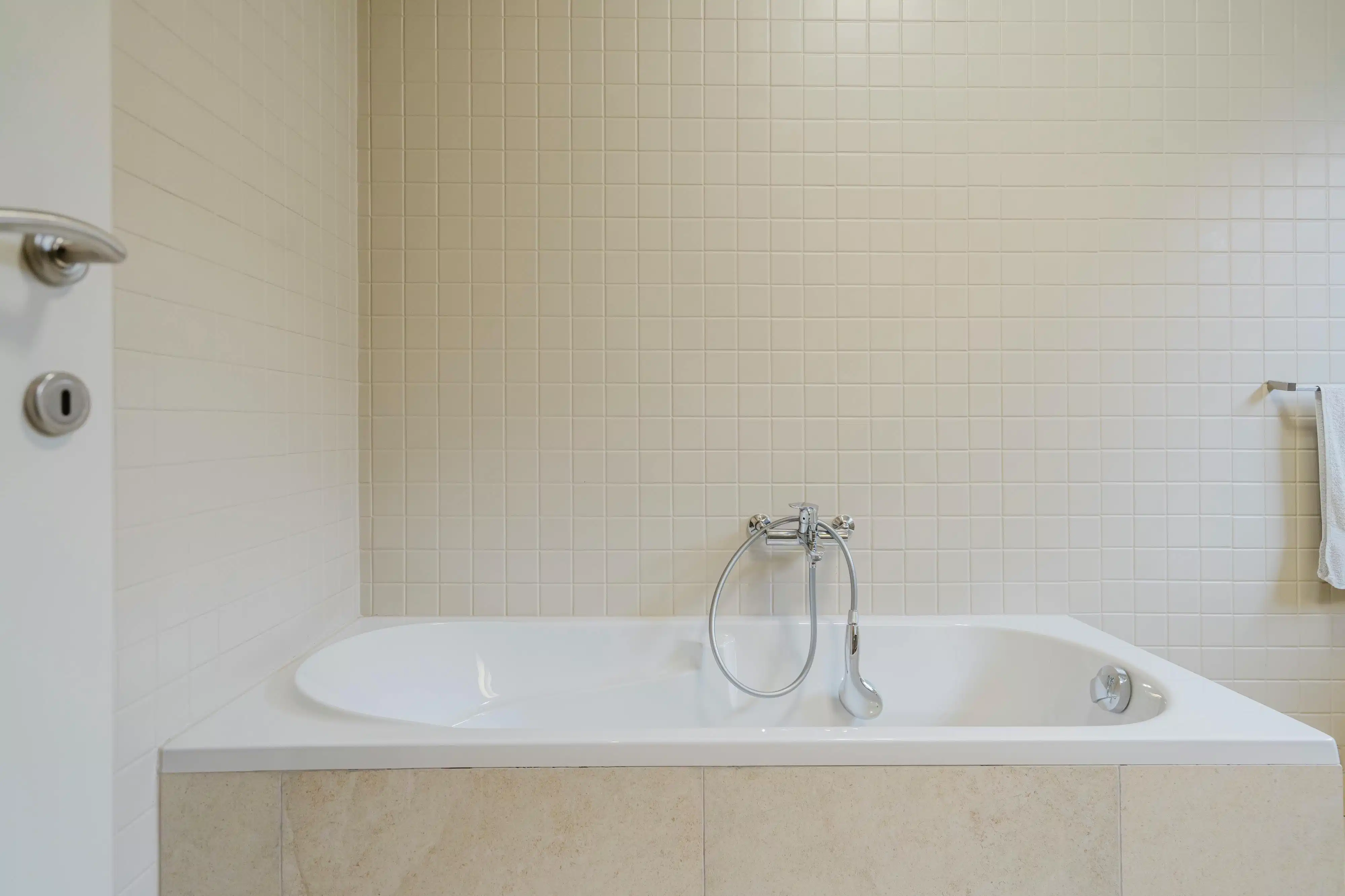 Instapklare vrijstaande woning te koop in Heule! foto 11