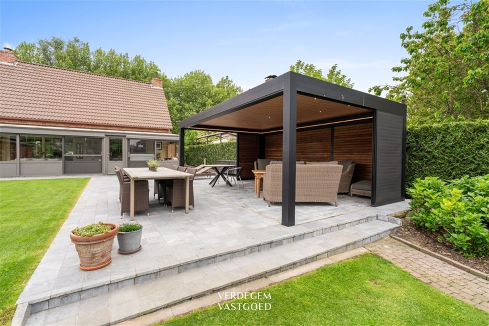 Prachtig en instapklaar wonen in landelijke stijl met garages, atelier en geniettuin foto 22