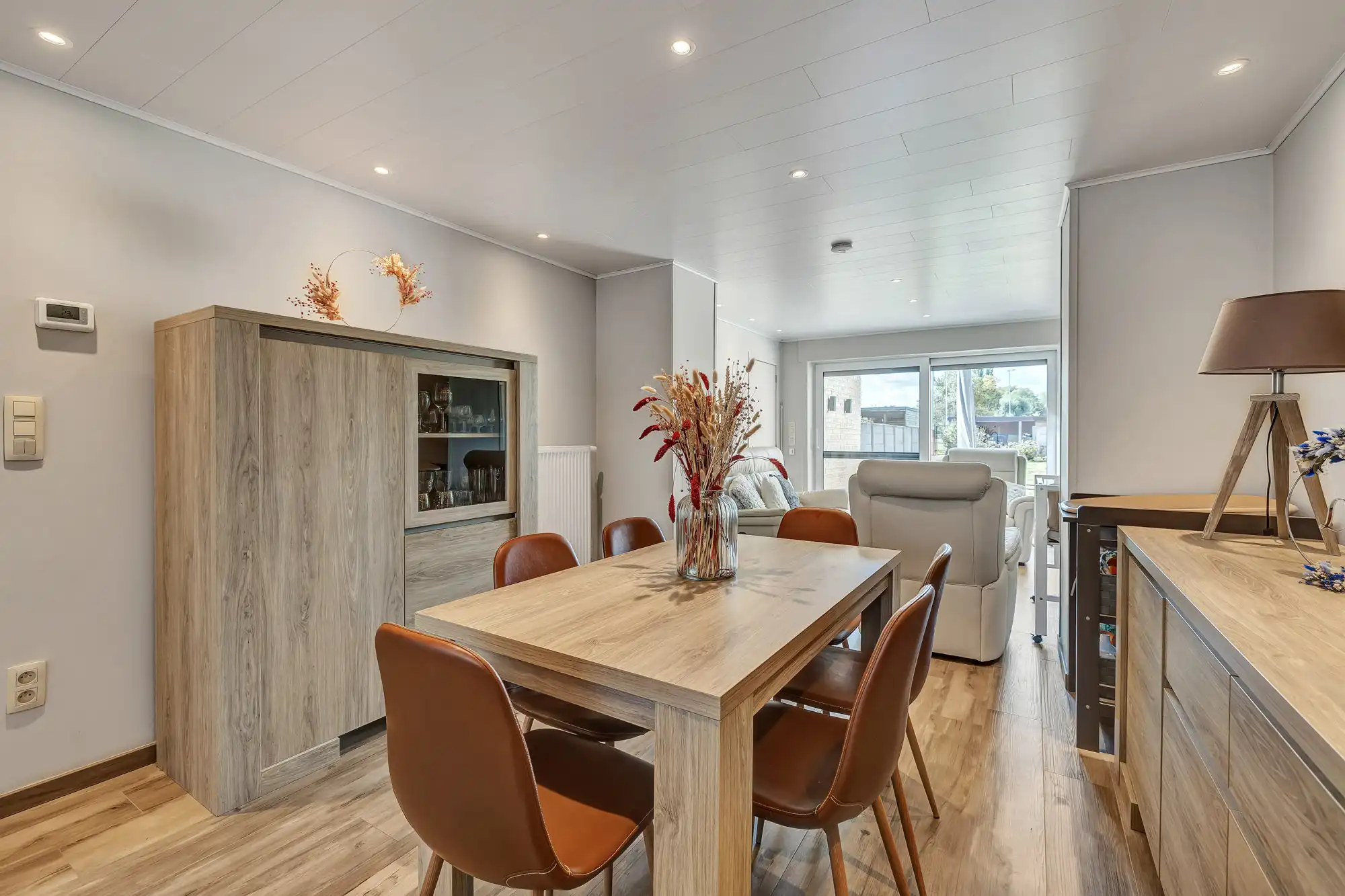 Gerenoveerde gezinswoning met 3 slaapkamers foto 4