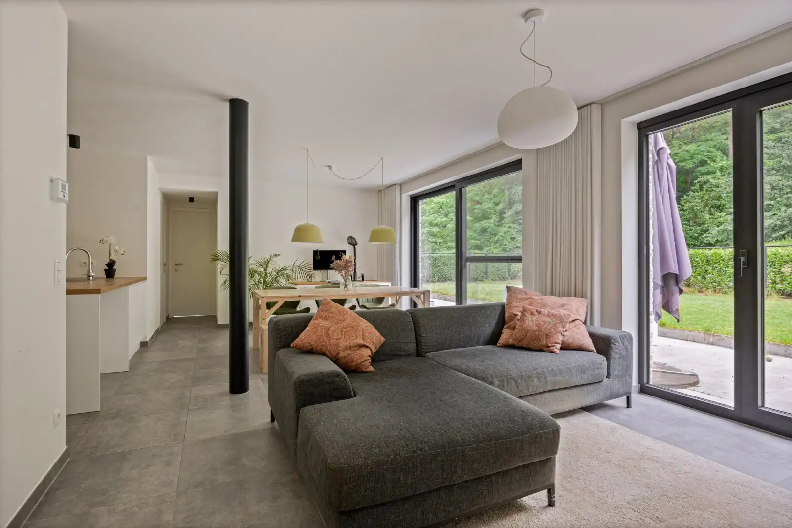 Ruim appartement met 2 slaapkamers en tuin + autostaanplaats vlakbij autostrade - EPC 68 kWh/m²  foto 7