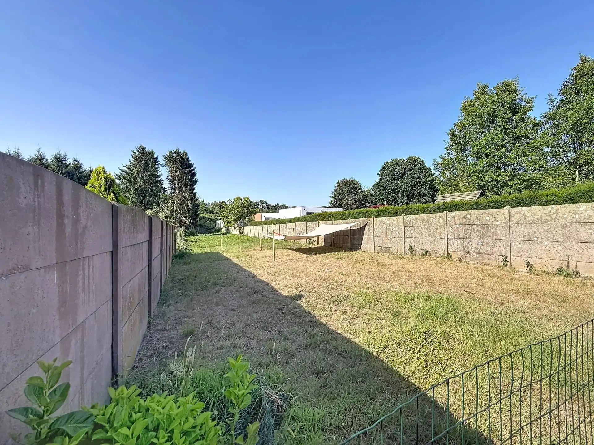 Volledig gerenoveerde woning met 4 slaapkamers op een groot perceel. foto 29