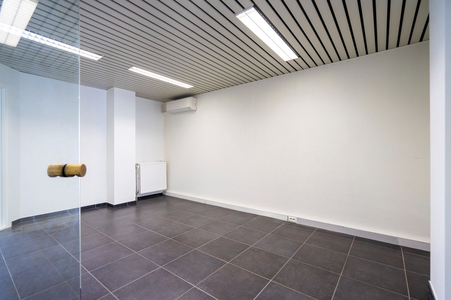 CENTRAAL PAND MET 7x PARKING foto 7