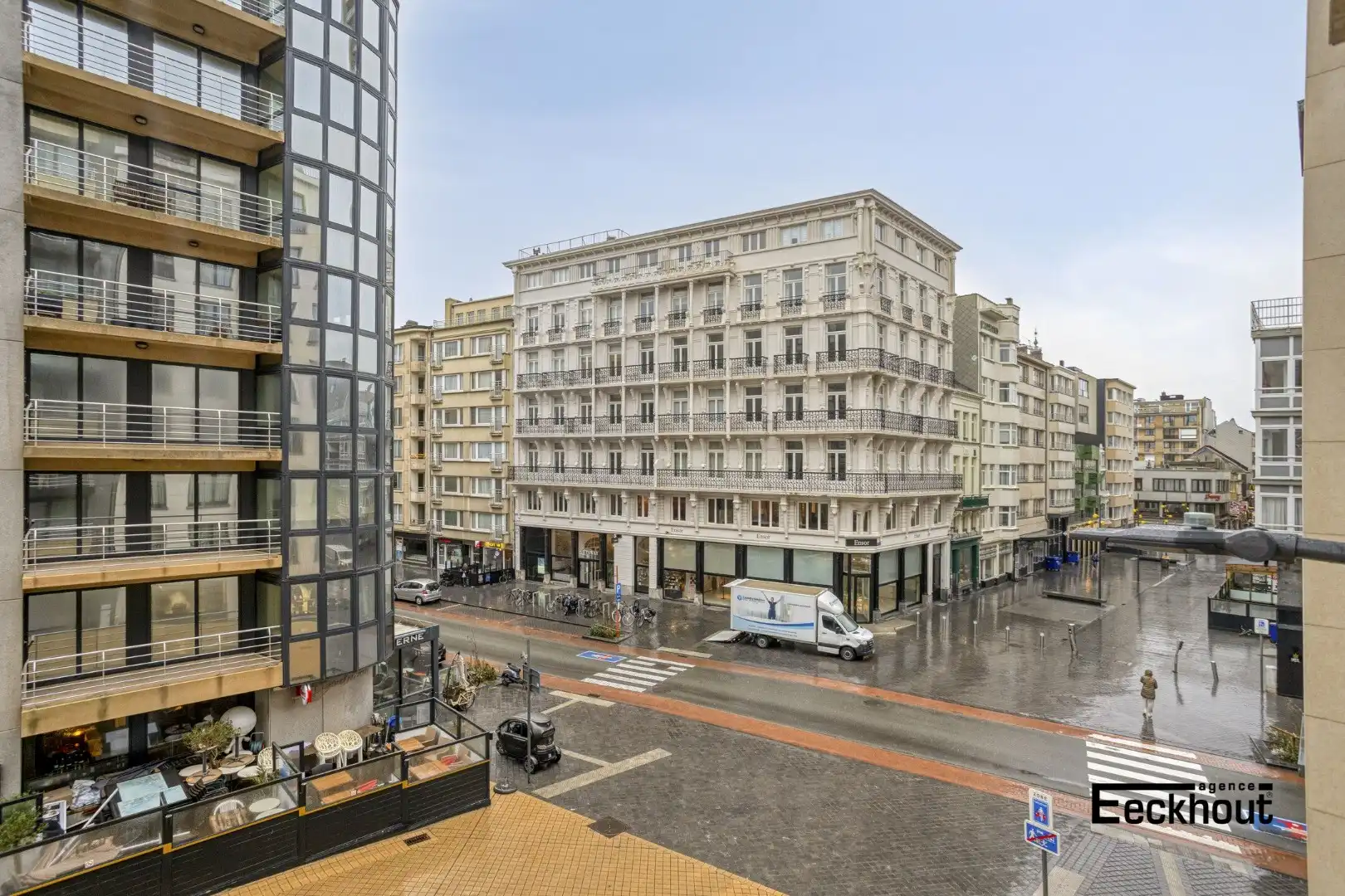 Instapklaar 2 slaapkamer appartement met lateraal zeezicht foto 3