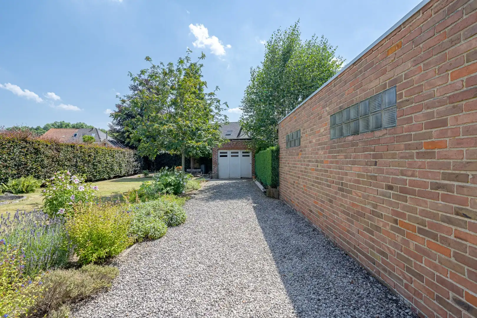 Ruime halfopen woning met 3 slaapkamers, garage en zuidgerichte tuin in Kuurne foto 17