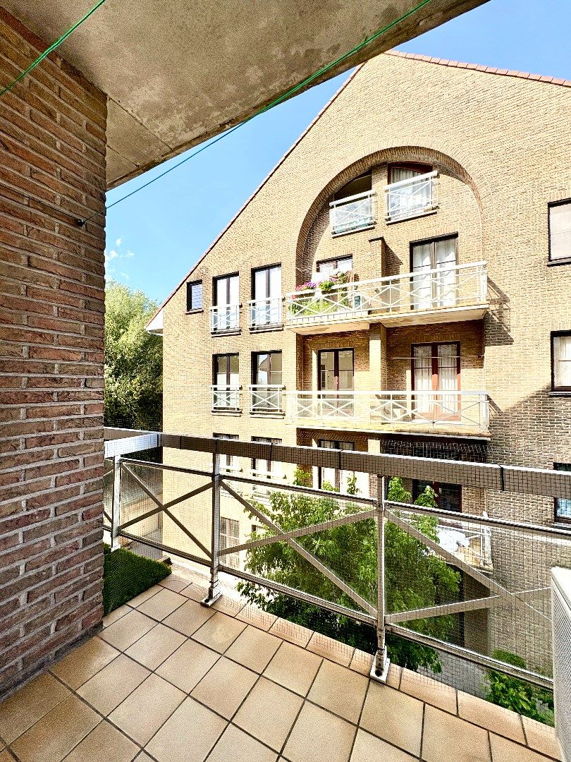 Heel net, energiezuinig en modern 2 slk appartement te Harelbeke te huur. foto 10