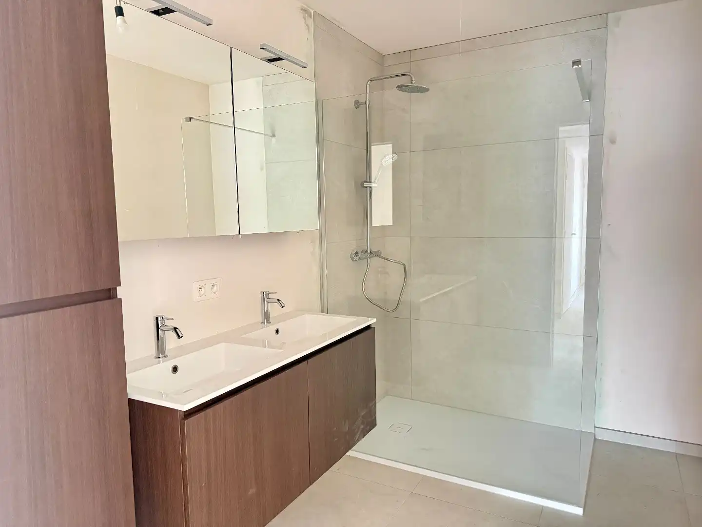 Ruim nieuwbouwappartement met 2 slaapkamers en uniek zicht op de Vaart foto 6