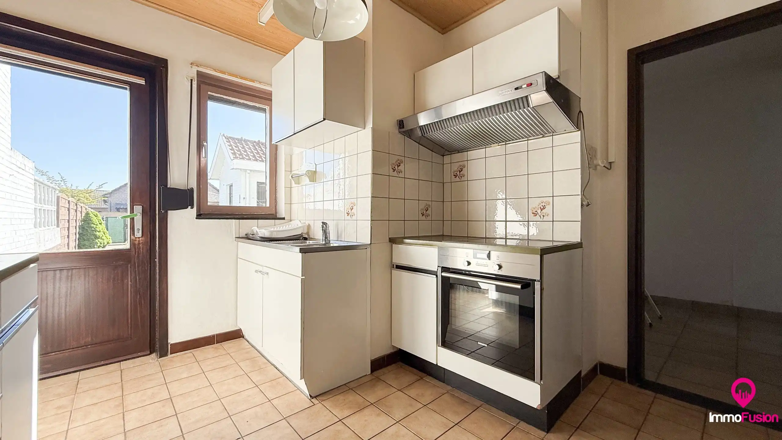 Ruime gezinswoning met 4 slaapkamers en gezellige tuin! foto 7