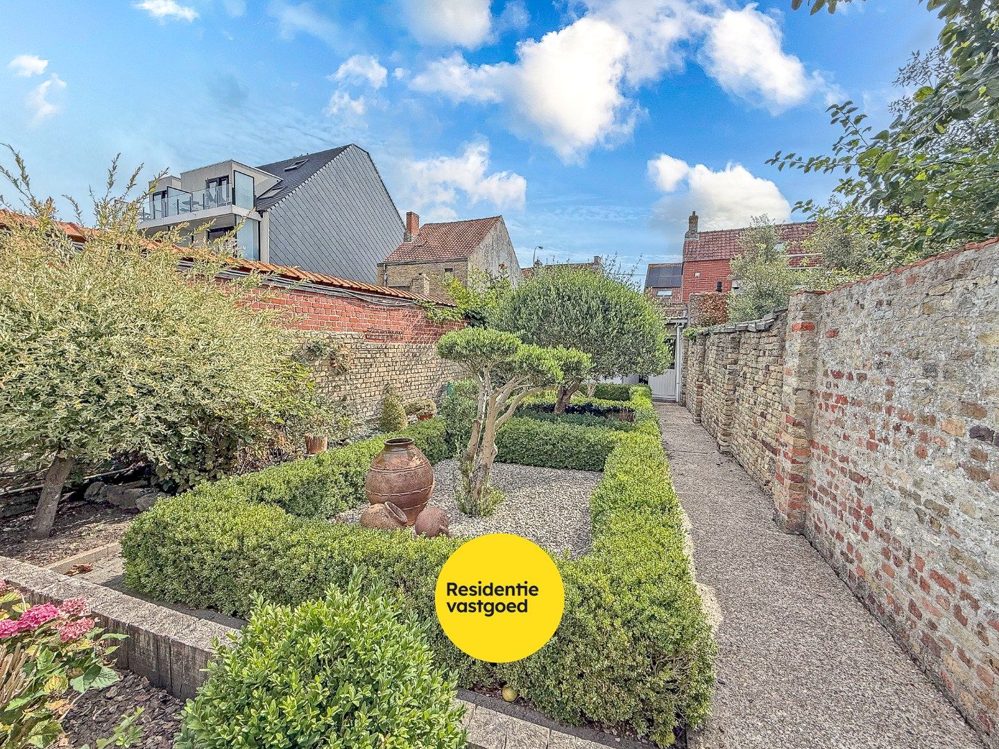 Prachtig herehuis met woonst en handelsruimte te Nieuwpoort-Stad op een zeer commerciële ligging in de Marktstraat op 400 m².  foto 18