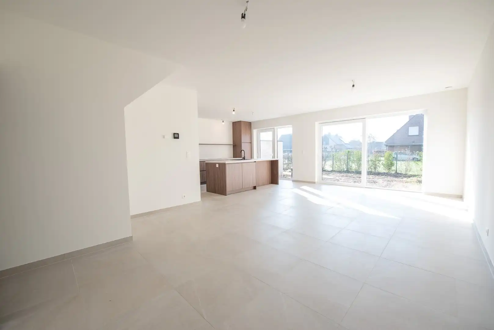 Topper!! Stijlvolle & energiezuinige nieuwbouwwoning met 4 slaapkamers in Waregem - KIJKWONING foto 3