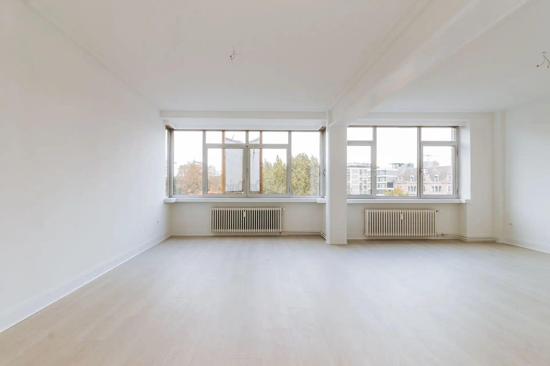 Ruim appartement van 170 m² met zicht op het Stadspark! foto 3