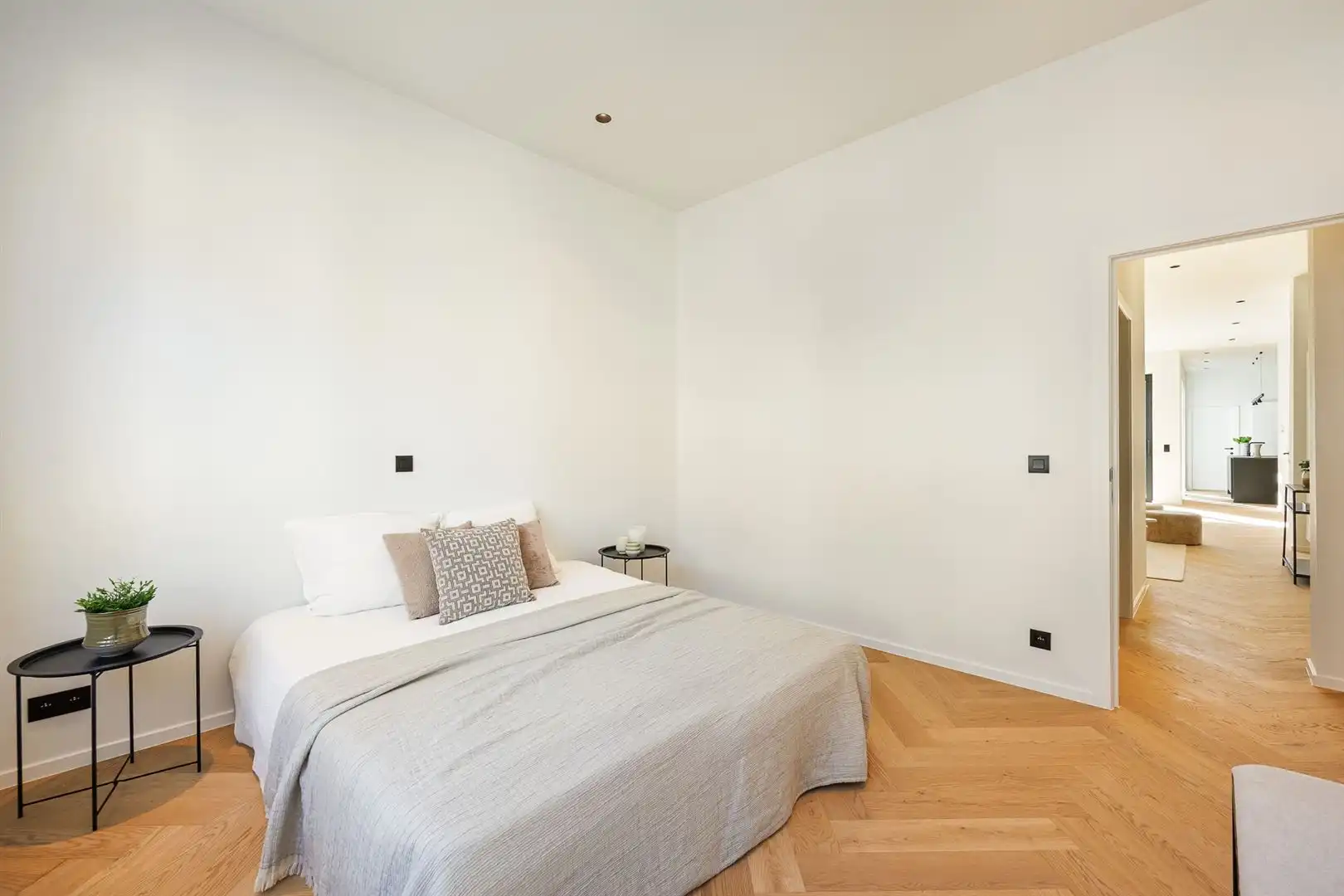 Gerenoveerd appartement met luxe-afwerking en topterras foto 14