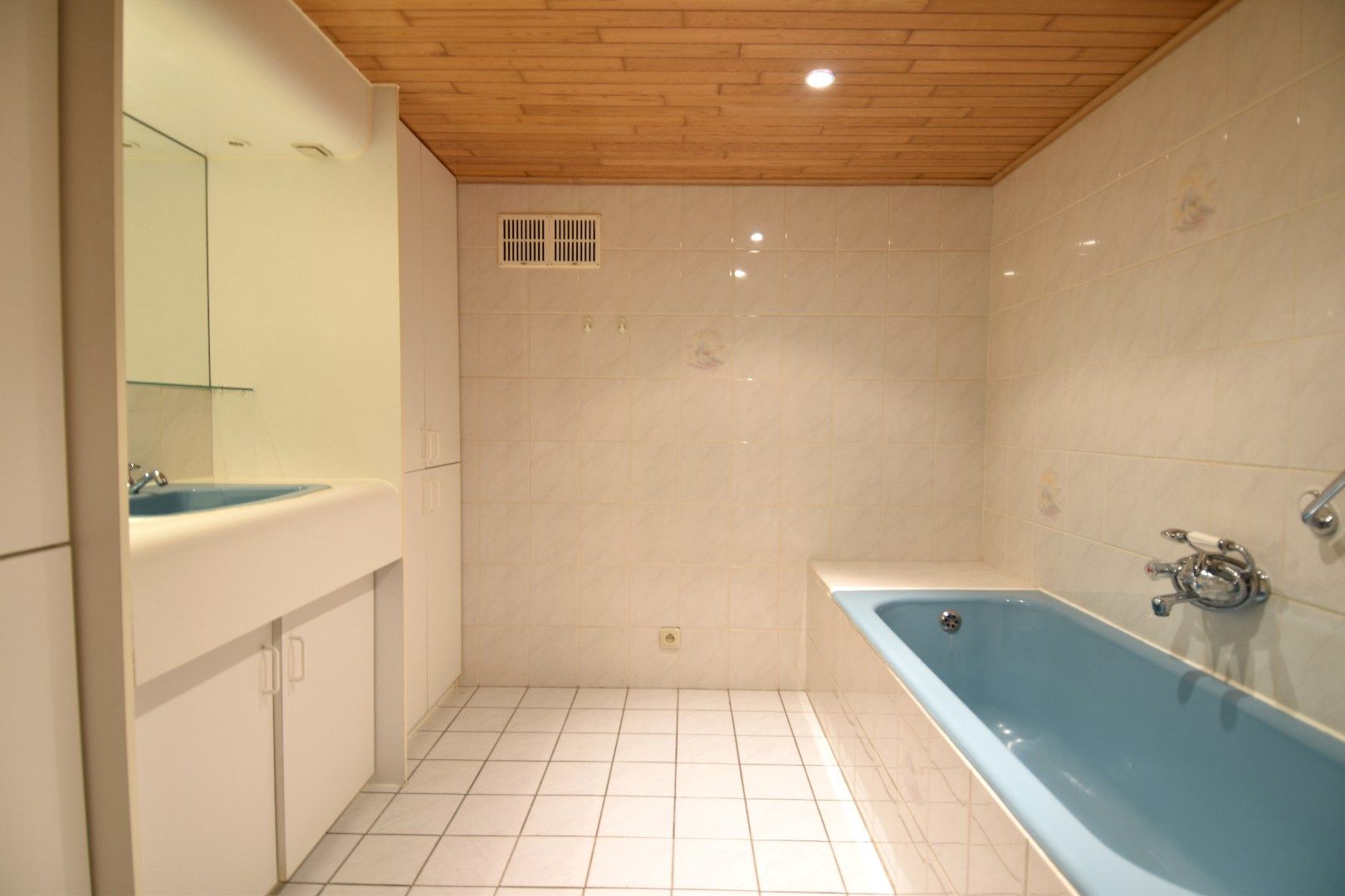 Halfopen bebouwing met 2 slaapkamers, garage en tuin in landelijke omgeving te koop in Gullegem foto 7