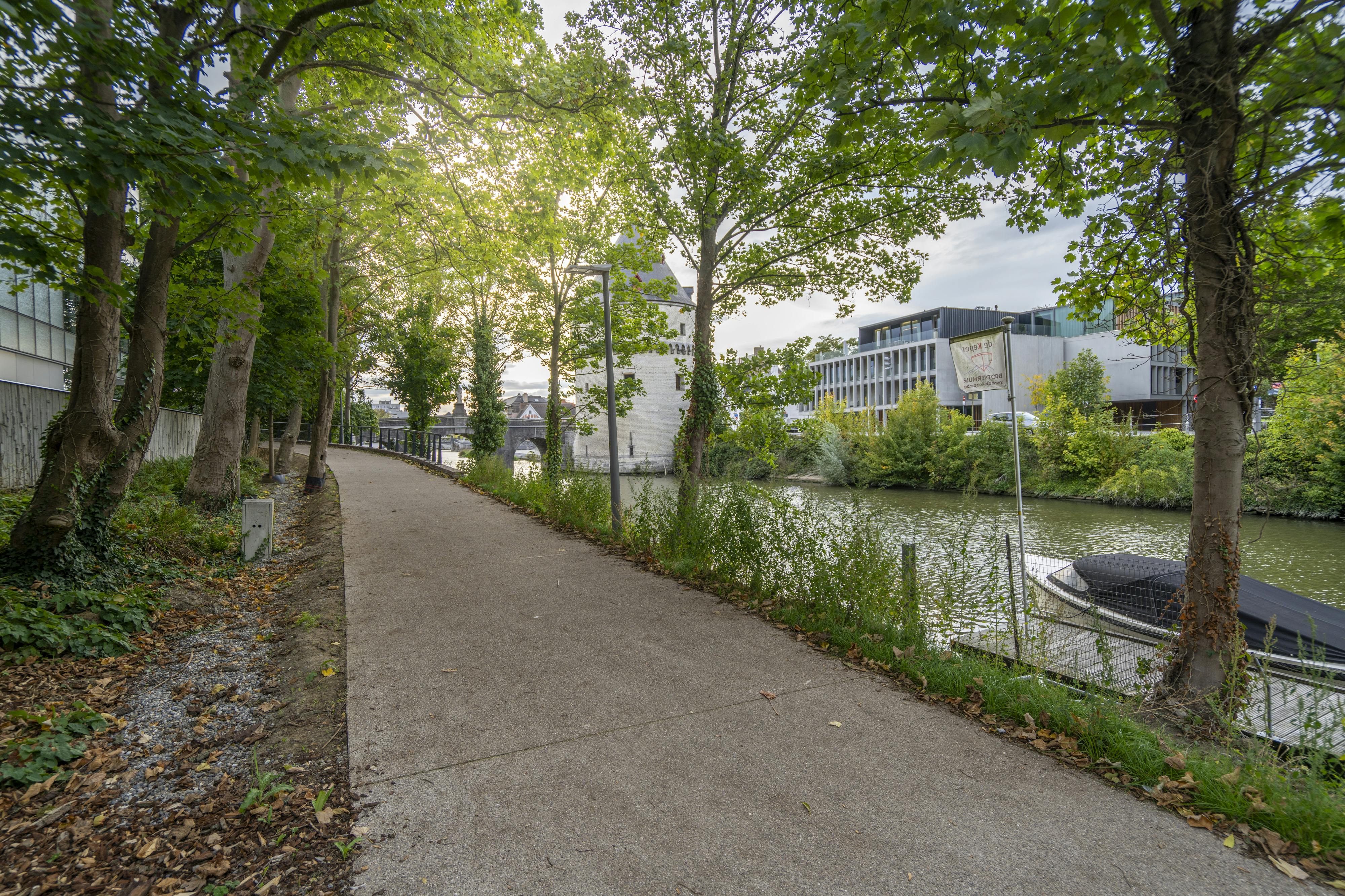 Luxueus appartement te koop in centrum Kortrijk! foto 15