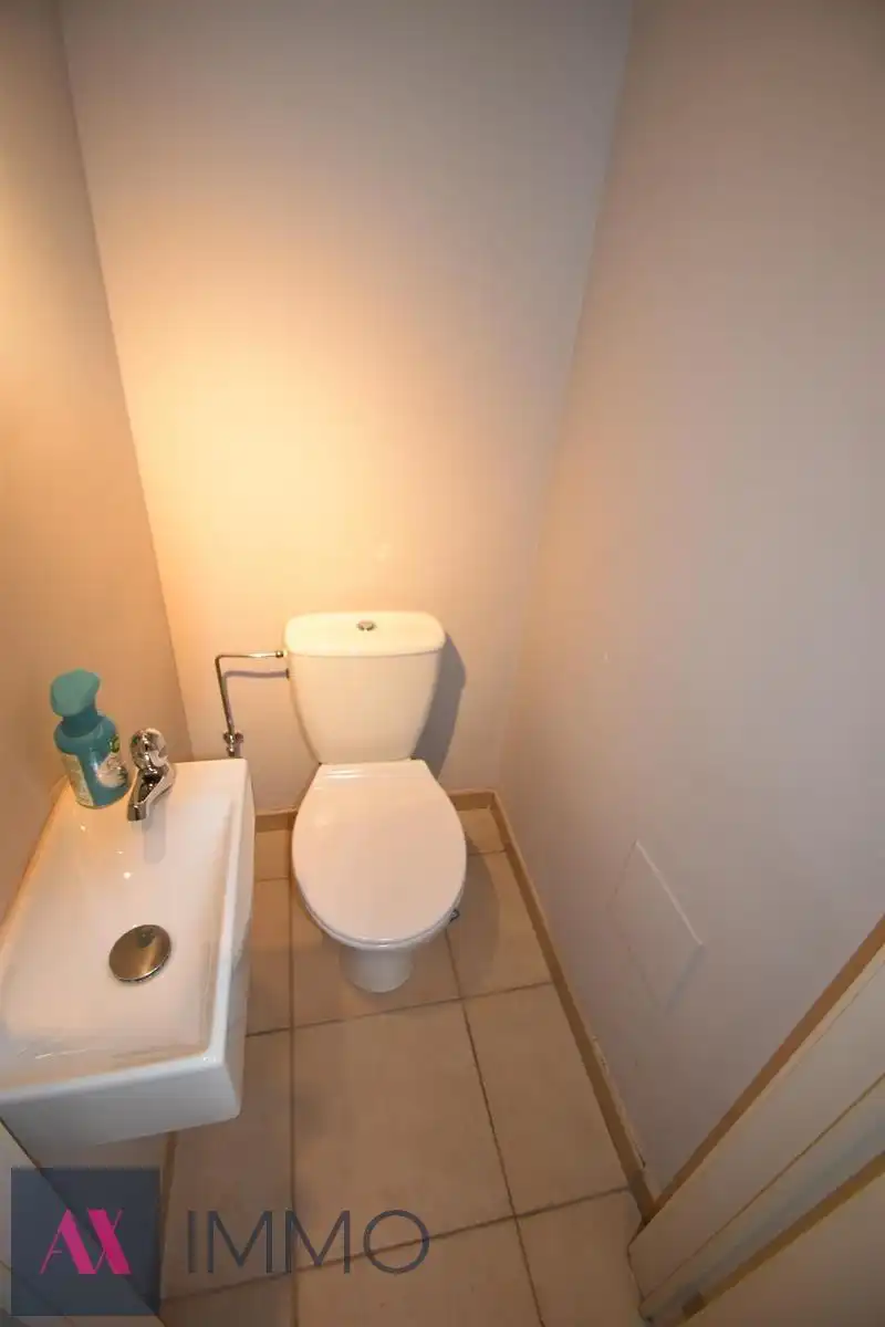 Centraal gelegen 1-slpk-apt met groot terras van 20 m², lift, vrij vanaf 01/12 foto 15