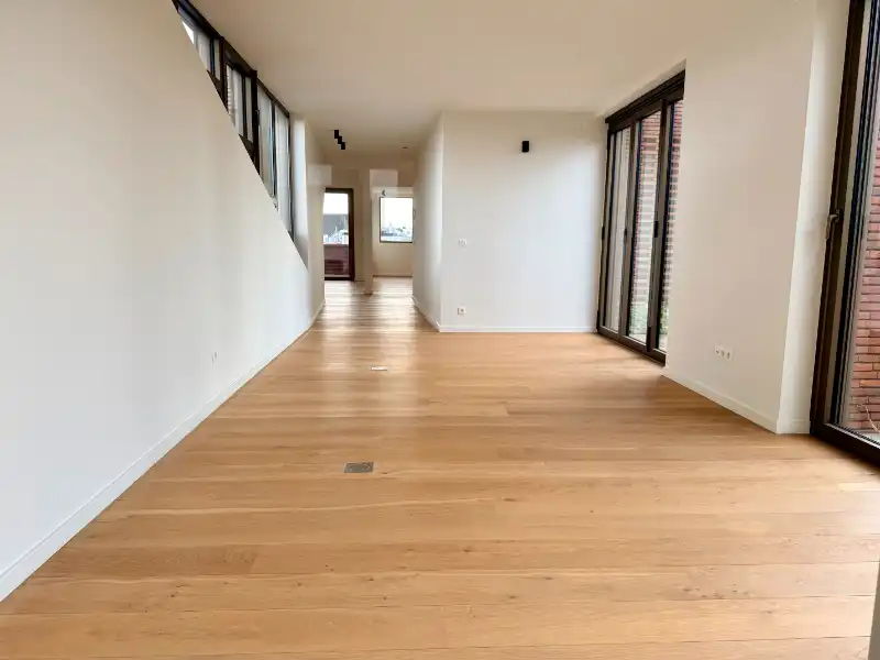 PENTHOUSE SERVICEFLAT MET 3 SLPK, 2 BADK, 2 TERRASSEN foto 22