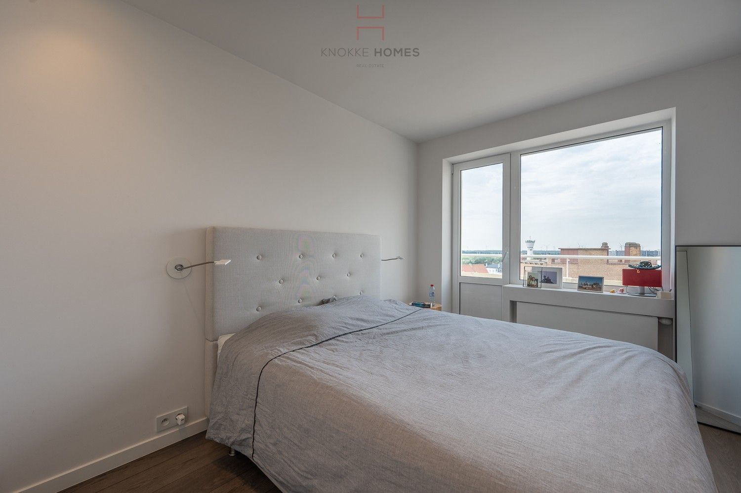 Exceptioneel hoekappartement op de Zeedijk genietend van uitzonderlijke zee- en strandzichten. foto 18