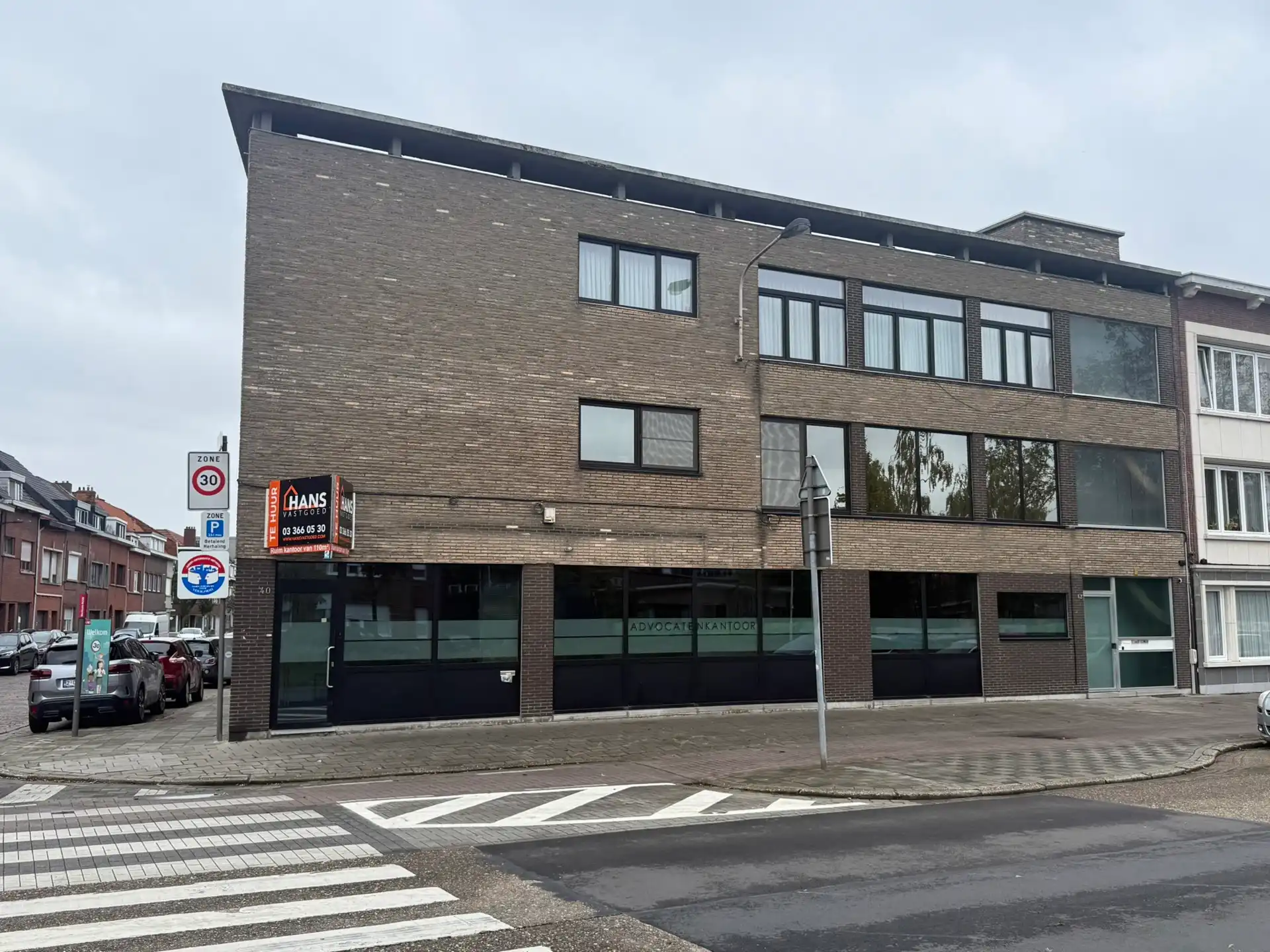 Ruim en praktisch ingedeeld kantoor met diverse mogelijkheden foto 15