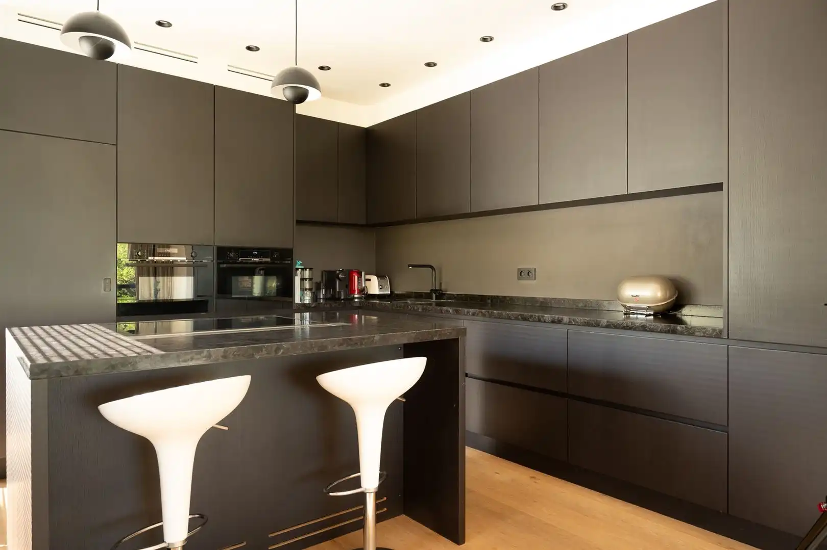 Instapklare woning met grote tuin foto 16