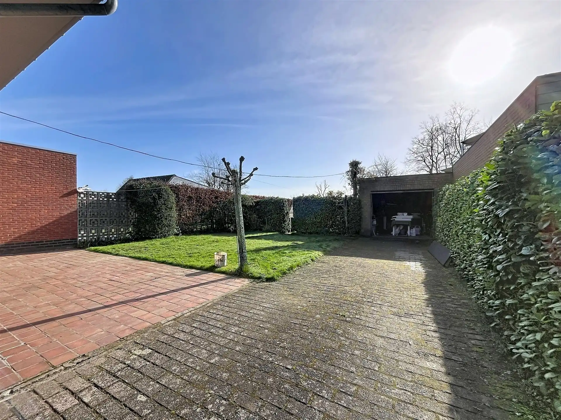 Gezinswoning met garage op perceel van 900m² met weids uitzicht! foto 14