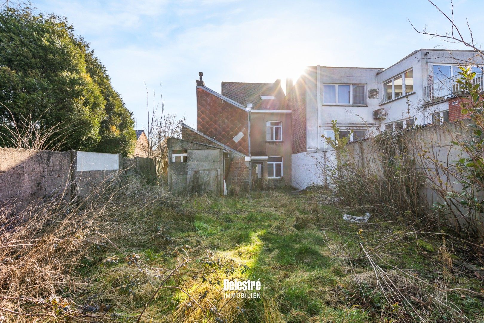 RENOVATIEPAREL MET GARAGE EN ZALIGE TUIN WELLE foto 11